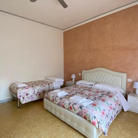 Casagiorgio A Due Passi Dal Centro Storico Appartement Florence Buitenkant foto