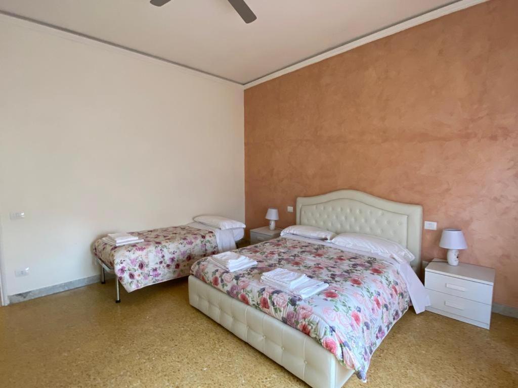 Casagiorgio A Due Passi Dal Centro Storico Appartement Florence Buitenkant foto